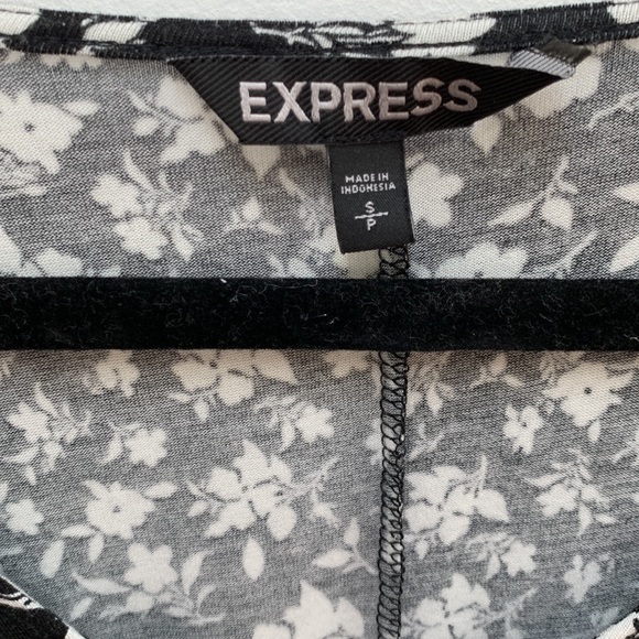 Express black and white floral dress in size small stretchy fall dress - Picture 4 of 5